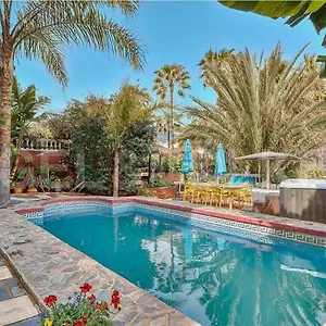 Villa Majestic By The Heated Private Pool & Jacuzzi, Benalmádena